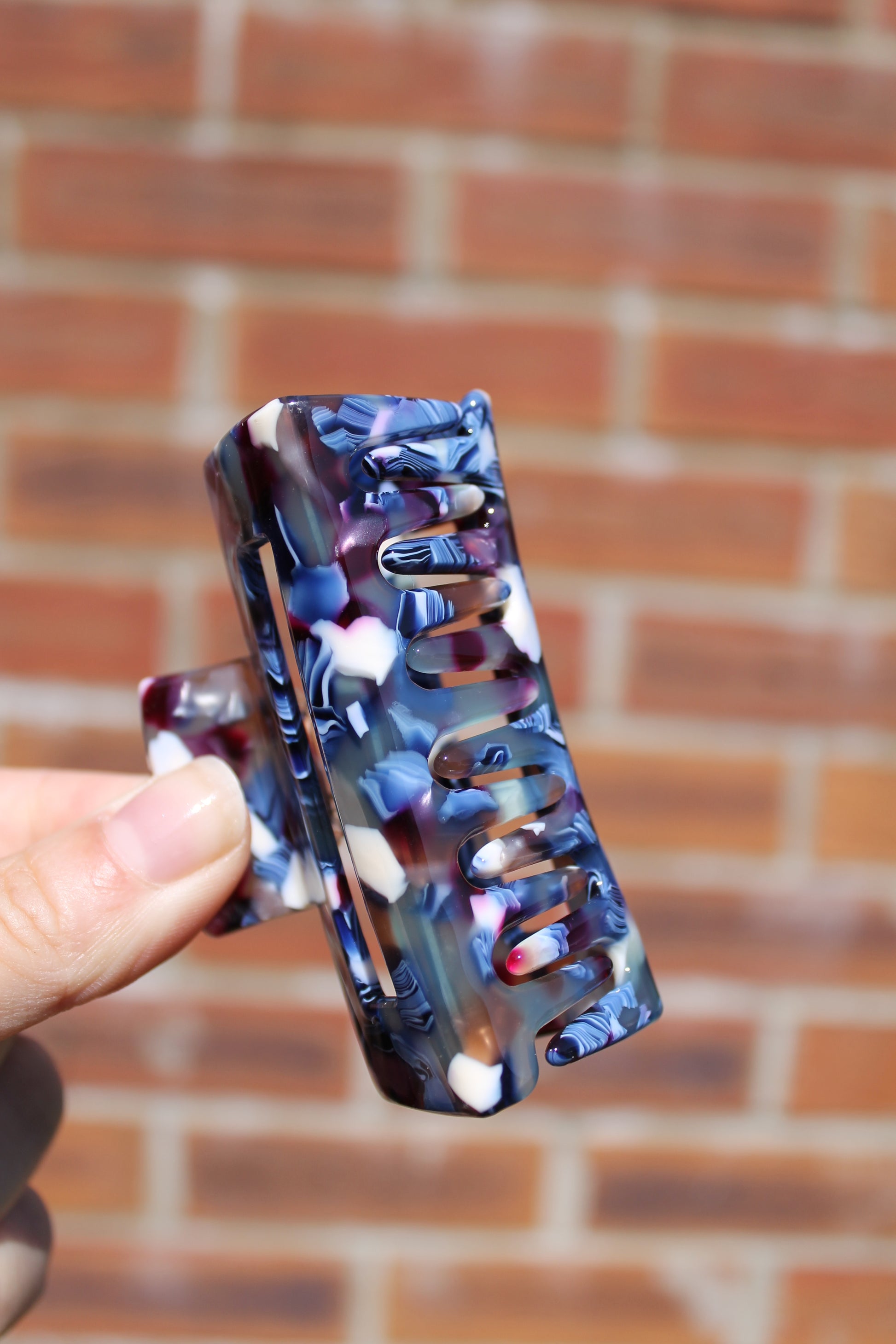 Blue Resin Claw Clip 2